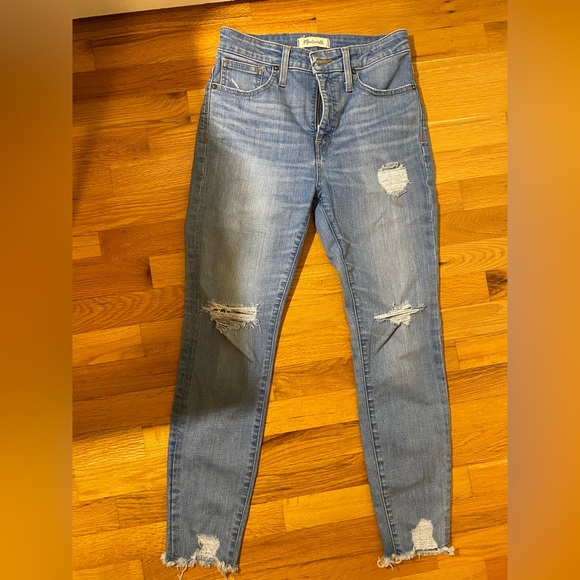 Madewell Curvy High Rise Skinny Jean Light Wash Distressed Hem Size 28 Short - Picture 2 of 7